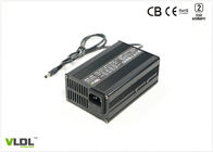Caricabatteria portatile da 12 volt 6 amp degli universali 110 - 240 VCA introdotti con alloggio di alluminio