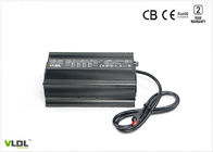 il caricabatteria di alta tensione di 72V 6A 2,5 chilogrammi per la batteria LiFePO4 imballa con la cassa d'argento nera