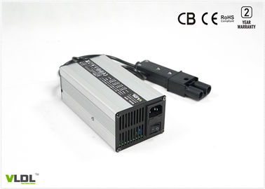 il caricabatteria di 48V 5A per il motociclo/motorino elettrici 110 a 230Vac ha introdotto 2 anni di garanzia