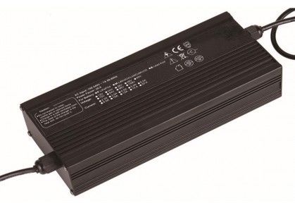 IP65 IP66 6A impermeabile LFP materiale nero di alluminio del caricabatteria da 48 volt